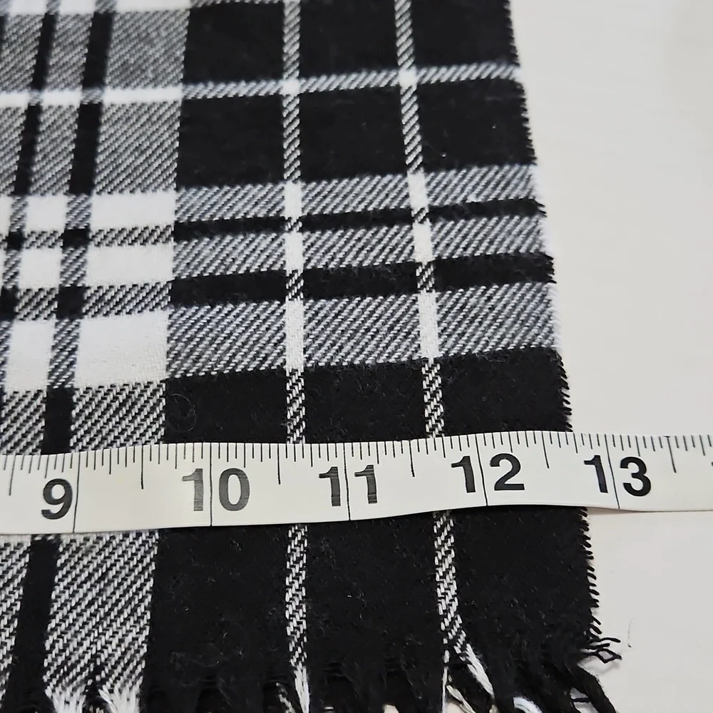 Trezo Black and White Long Blanket Style Plaid Scarf 12.5x72
